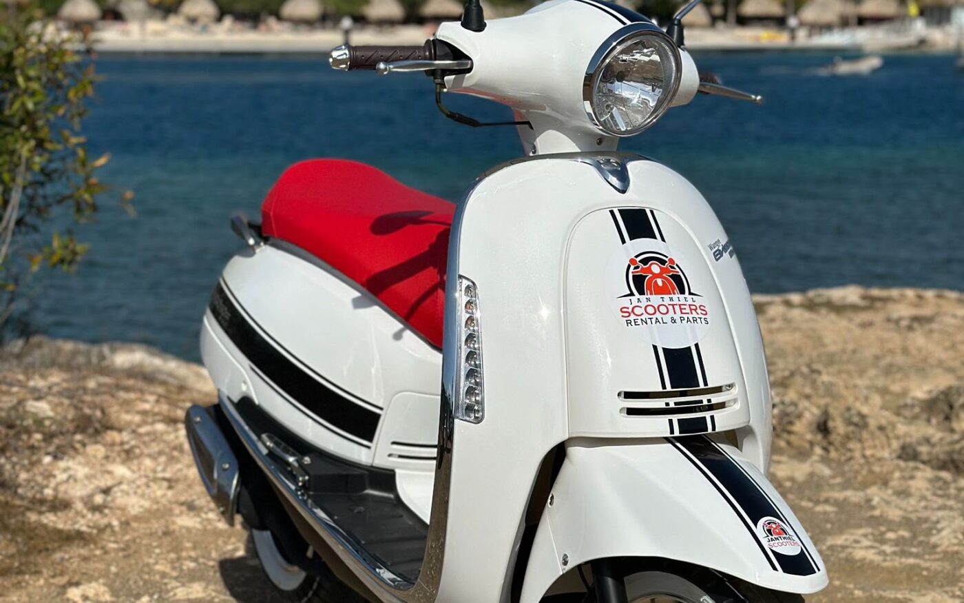 125cc scooter, resort backdrop
