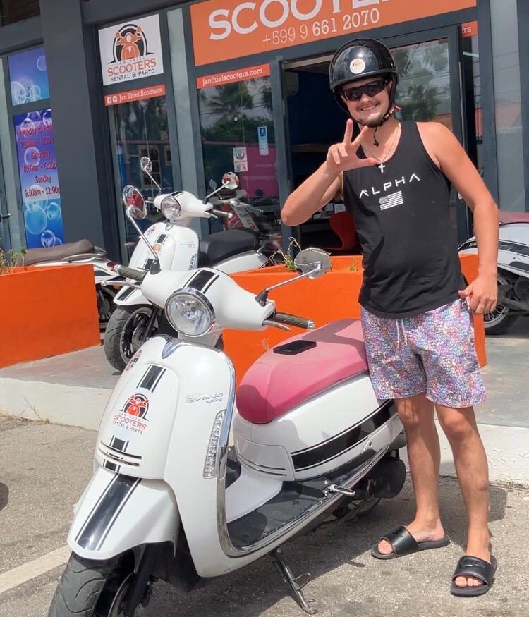 Happy customer, peace sign